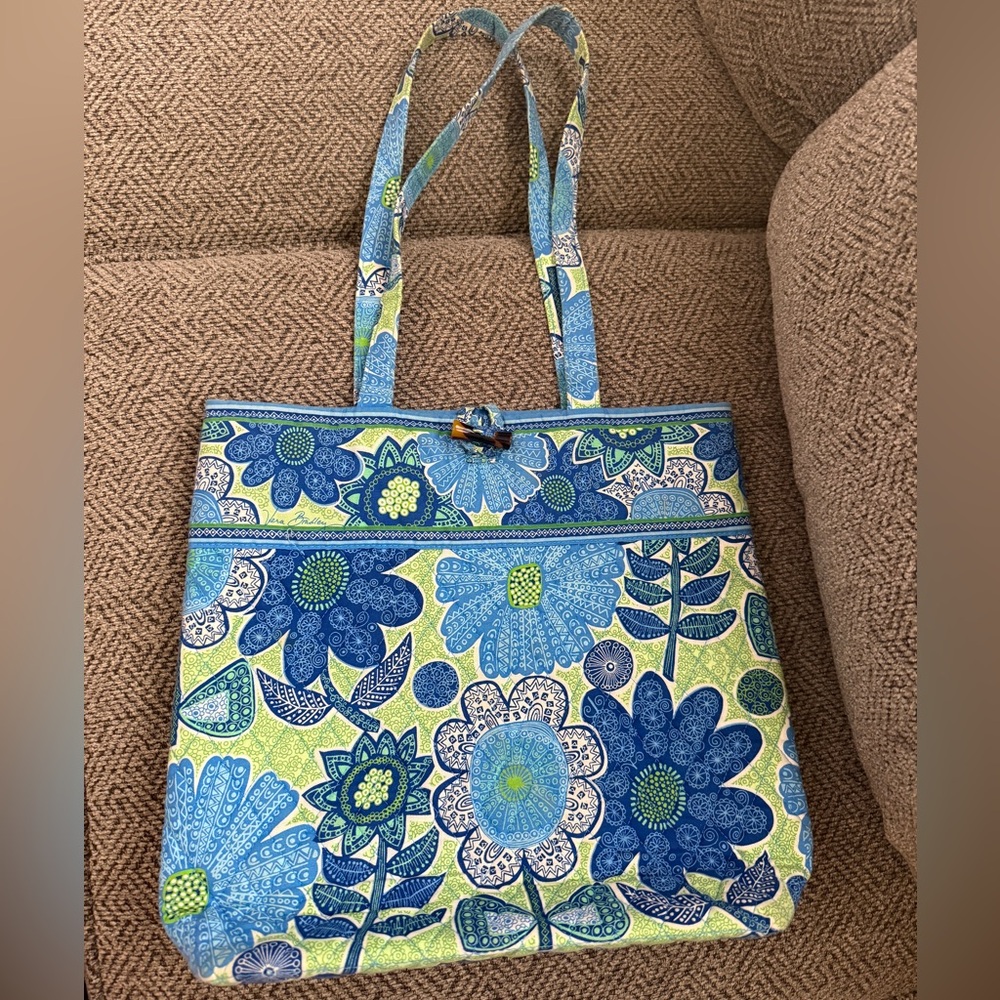Vera Bradley Floral Blue and Green Tote Bag - Pattern: Doodle Daisy RETIRED